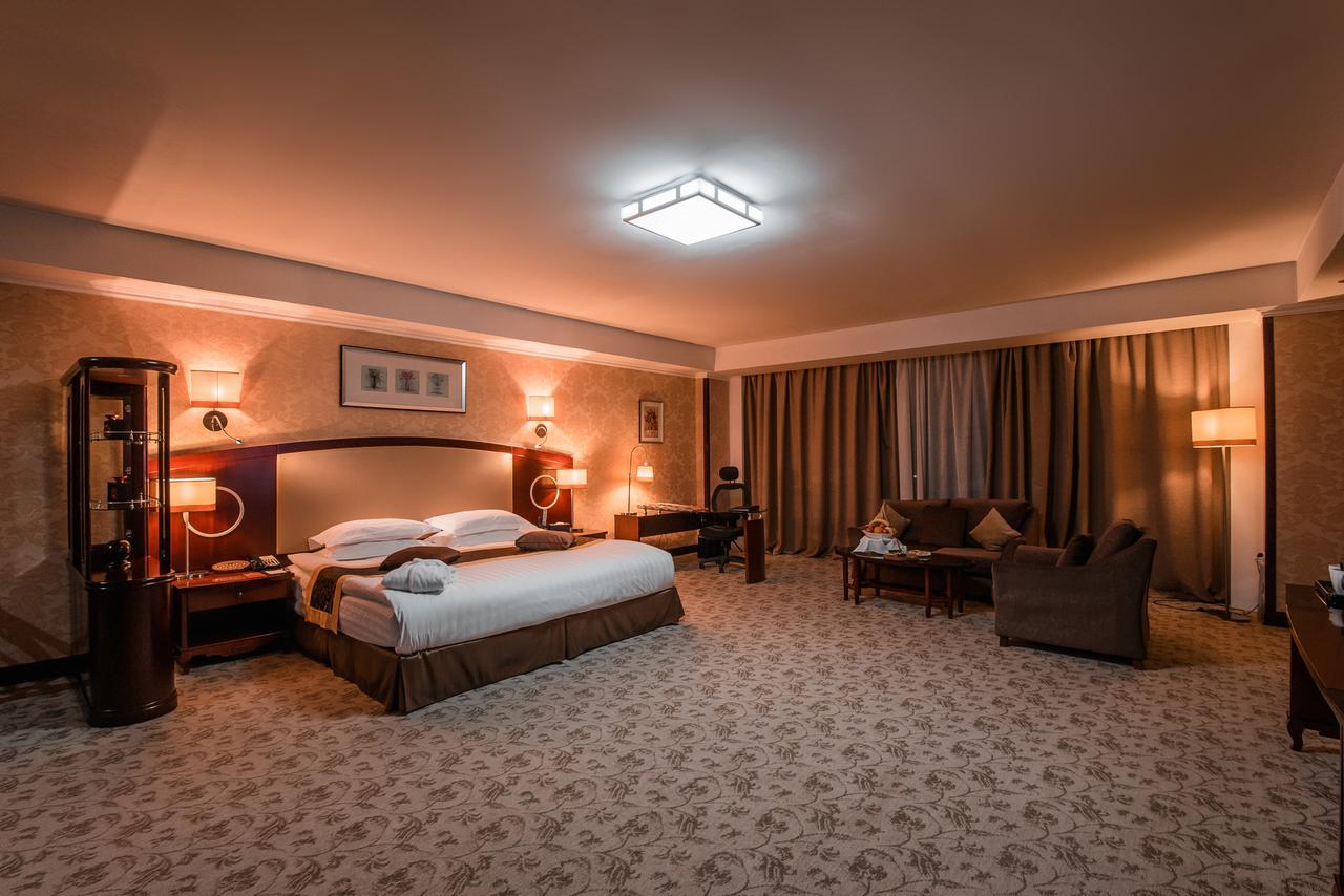 Swissotel Ташкент Екстериор снимка