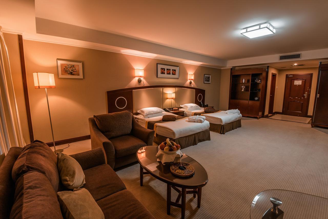 Swissotel Ташкент Екстериор снимка