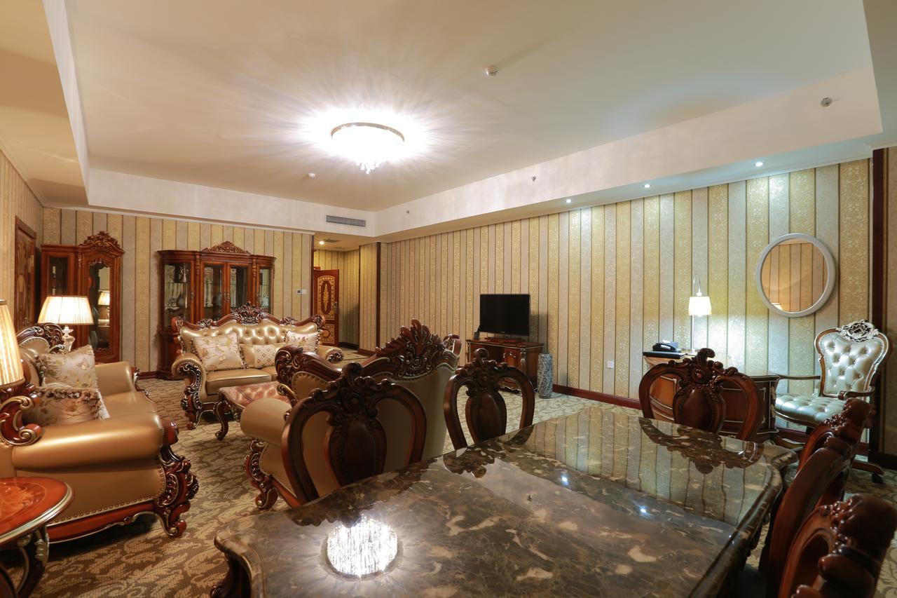 Swissotel Ташкент Екстериор снимка