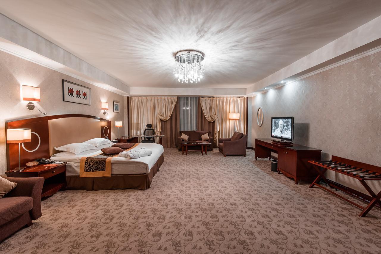 Swissotel Ташкент Екстериор снимка